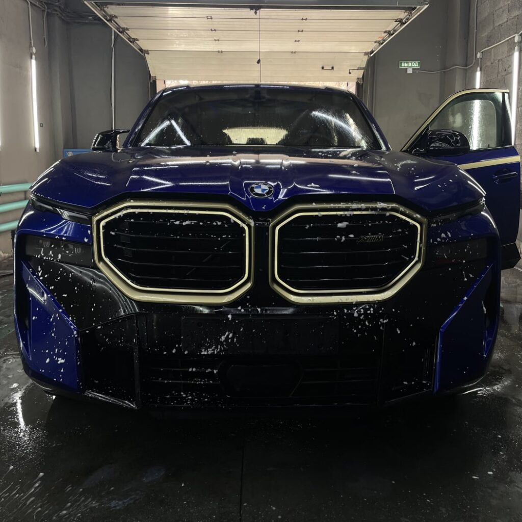 Оклейка зон риска авто защитной пленкой