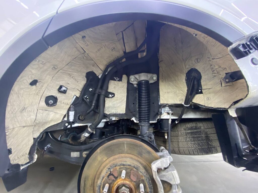 Шумоизоляция арок Kia Telluride
