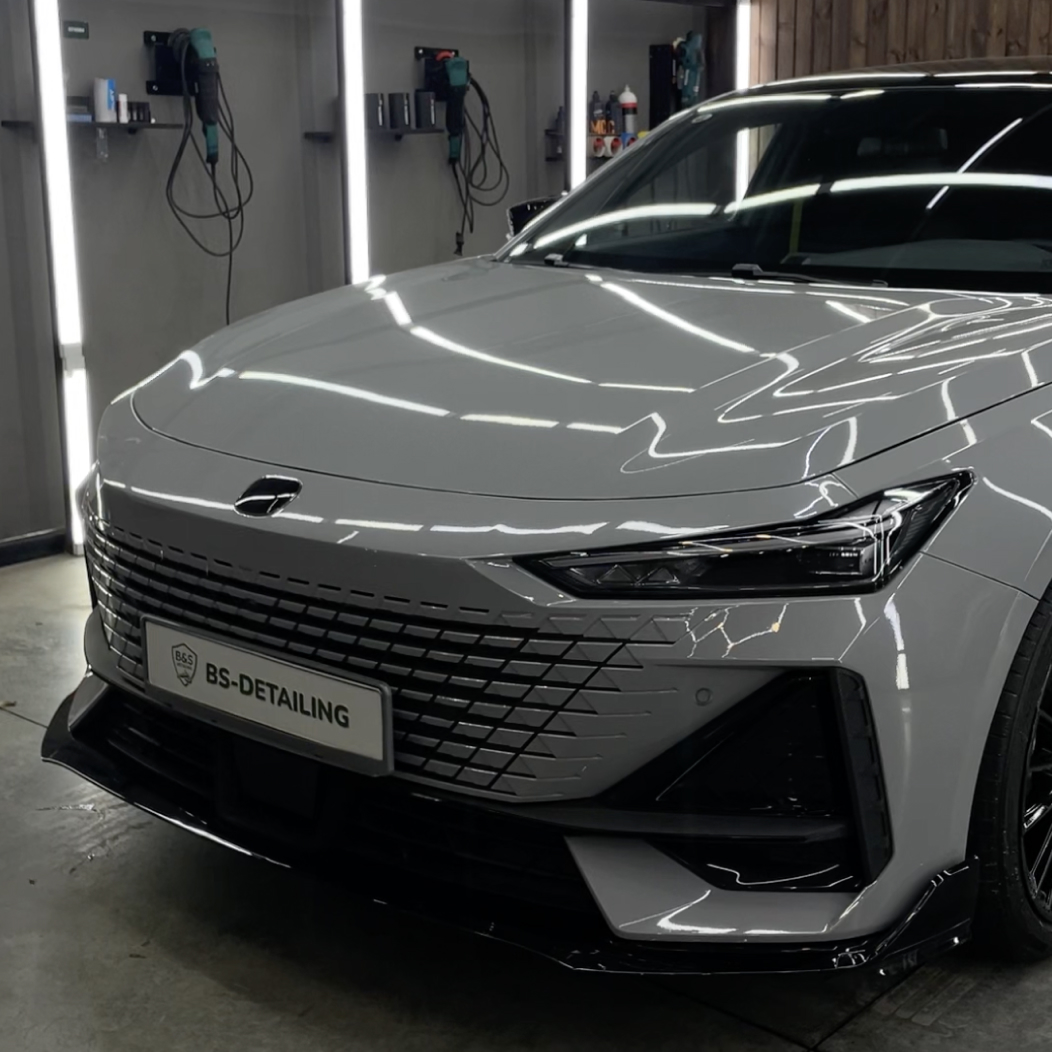 changan uni-v оклееный перед